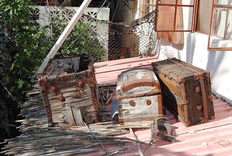 What Is a Steamer Trunk? Grea Vision