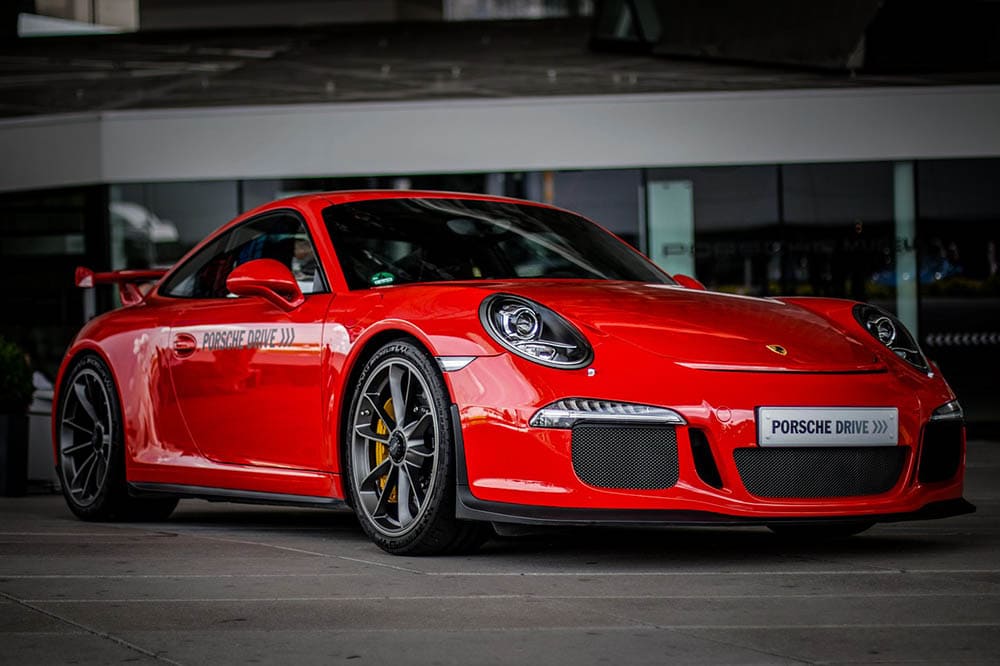 red porsche 911 GT3