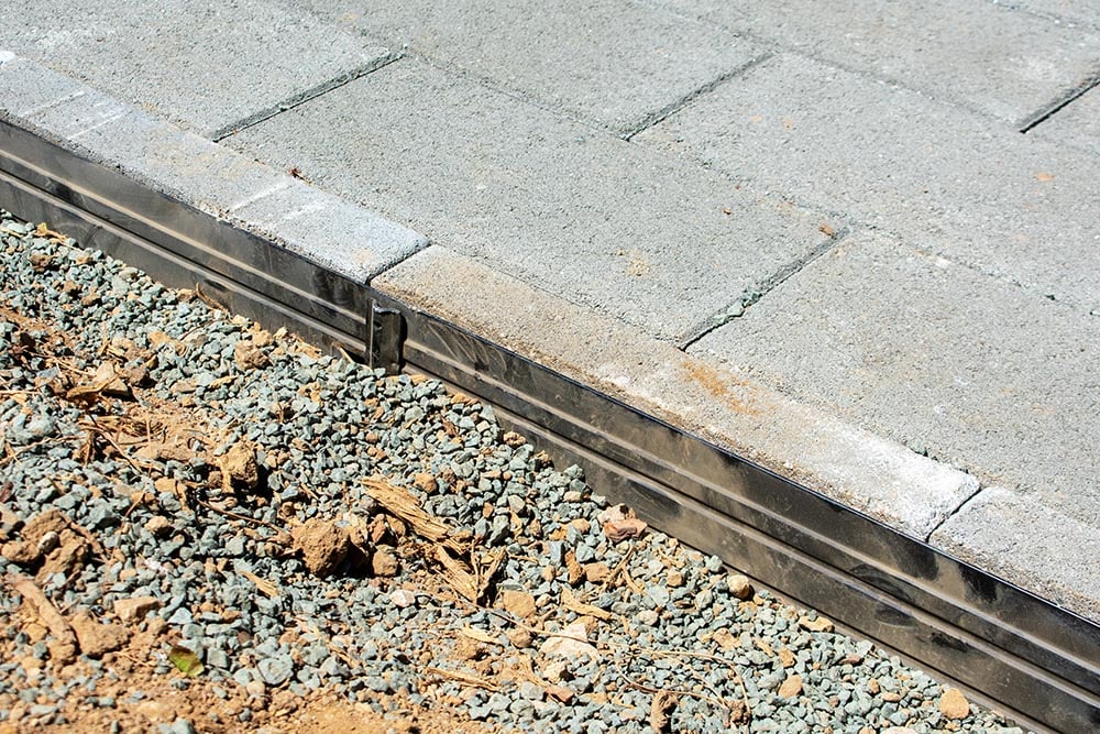 How to Install Metal Landscape Edging in 4 Simple Steps Grea Vision