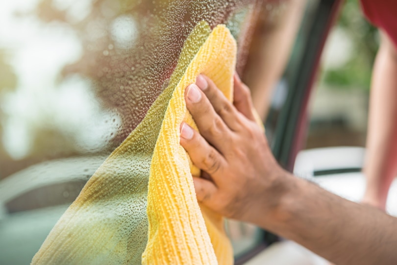 cleaning car window glass